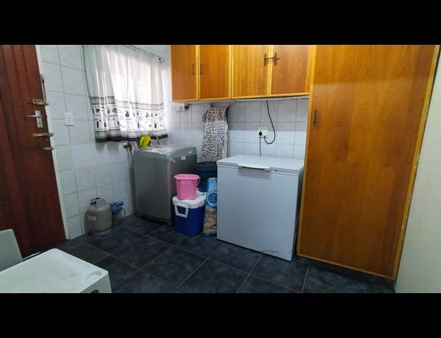 4 BEDROOM HOUSE FOR SALE IN PROTEA PARK
